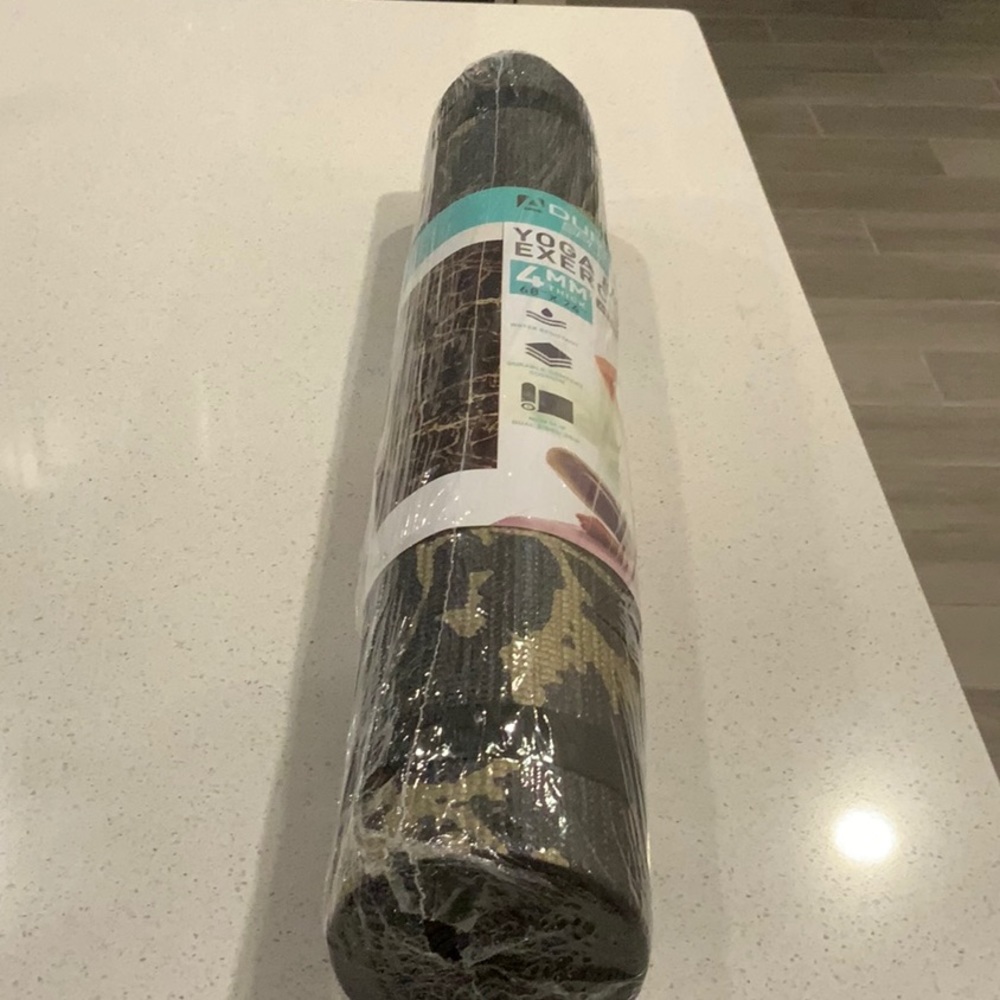 NWT duro sport yoga mat